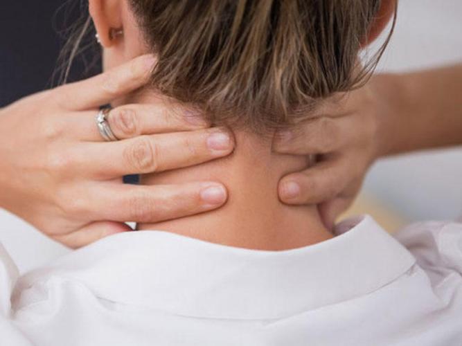 Boyunda ağrı hansı səbəblərdən yaranır?