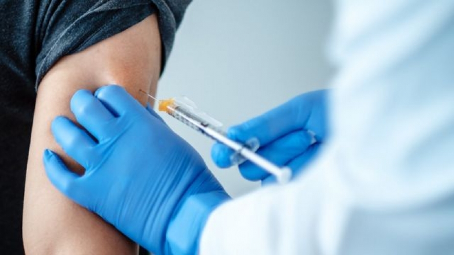 COVID vaksinləri iki mərhələdə vurulacaq: İlkin olaraq risk qruplarında olanlar peyvəndlənəcək
