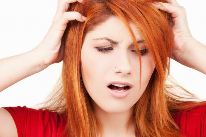 Qadınlar saçlarını depressiyaya düşəndə kəsir? – Psixiatr RƏYİ